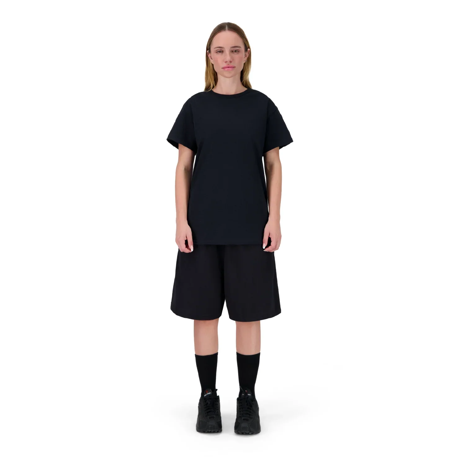 KOMPLETTSATZ SCHWARZE JOGGING-SHORTS + T-SHIRT